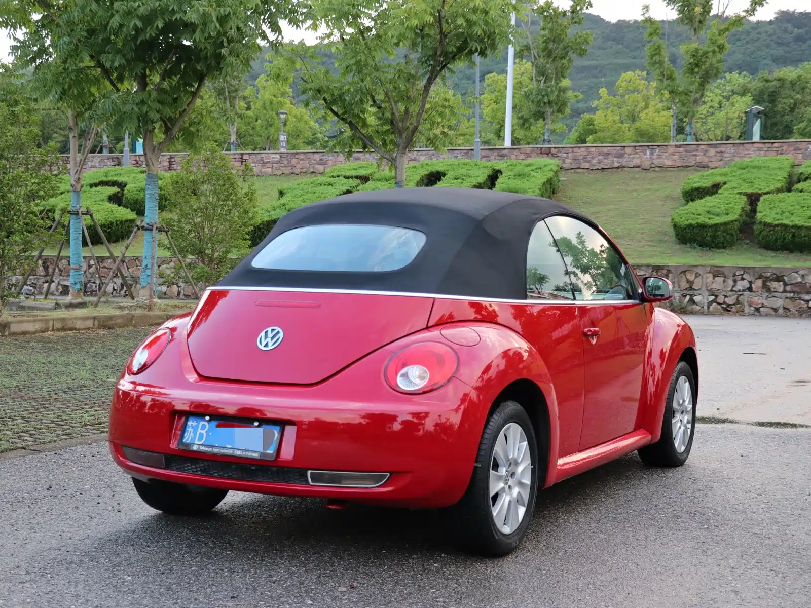 Photo 3 - Volkswagen Beetle