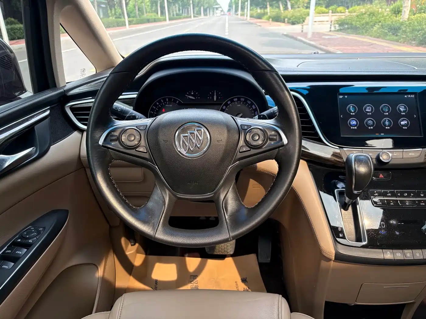 Фото 8 - Buick GL8