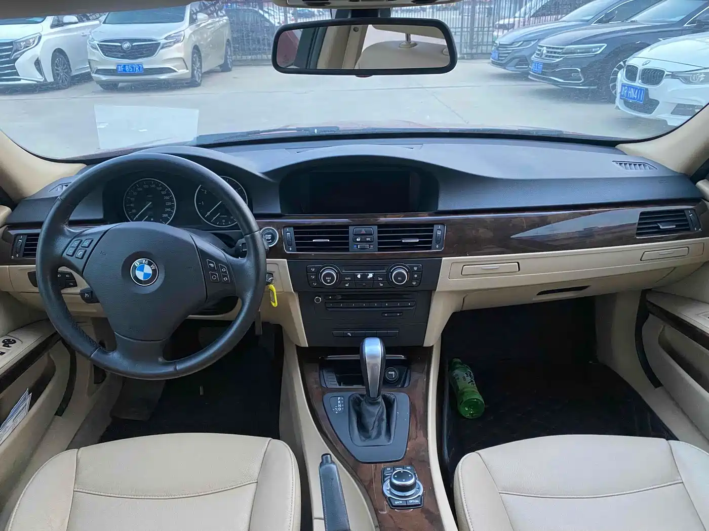 BMW 3 Series (Import) 2010 320i Luxury фото 8