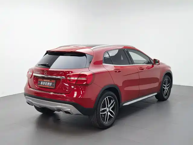 Mercedes-Benz GLA 2015 GLA 200 Fashion — фото 2