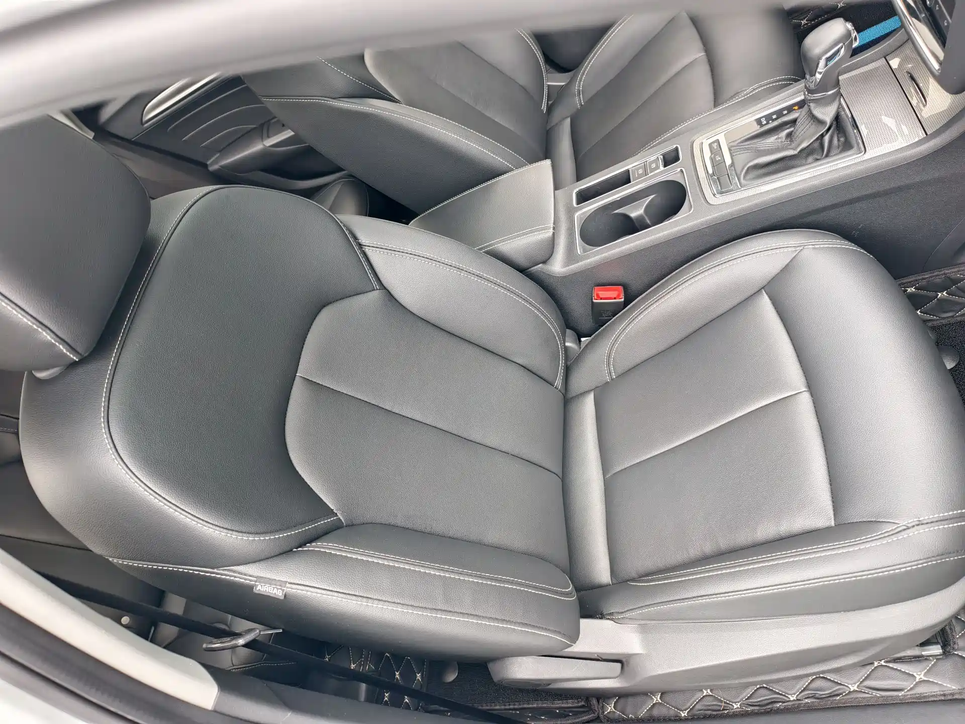 Фото 23 - Roewe i6