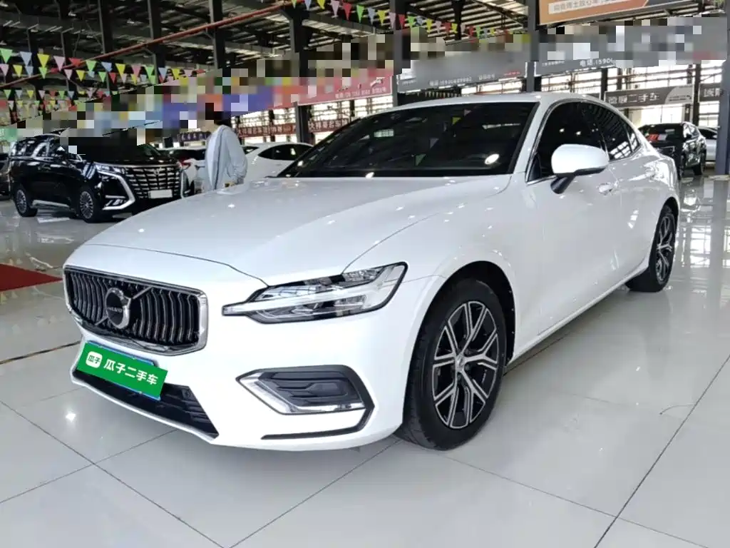 2025 Volvo S60