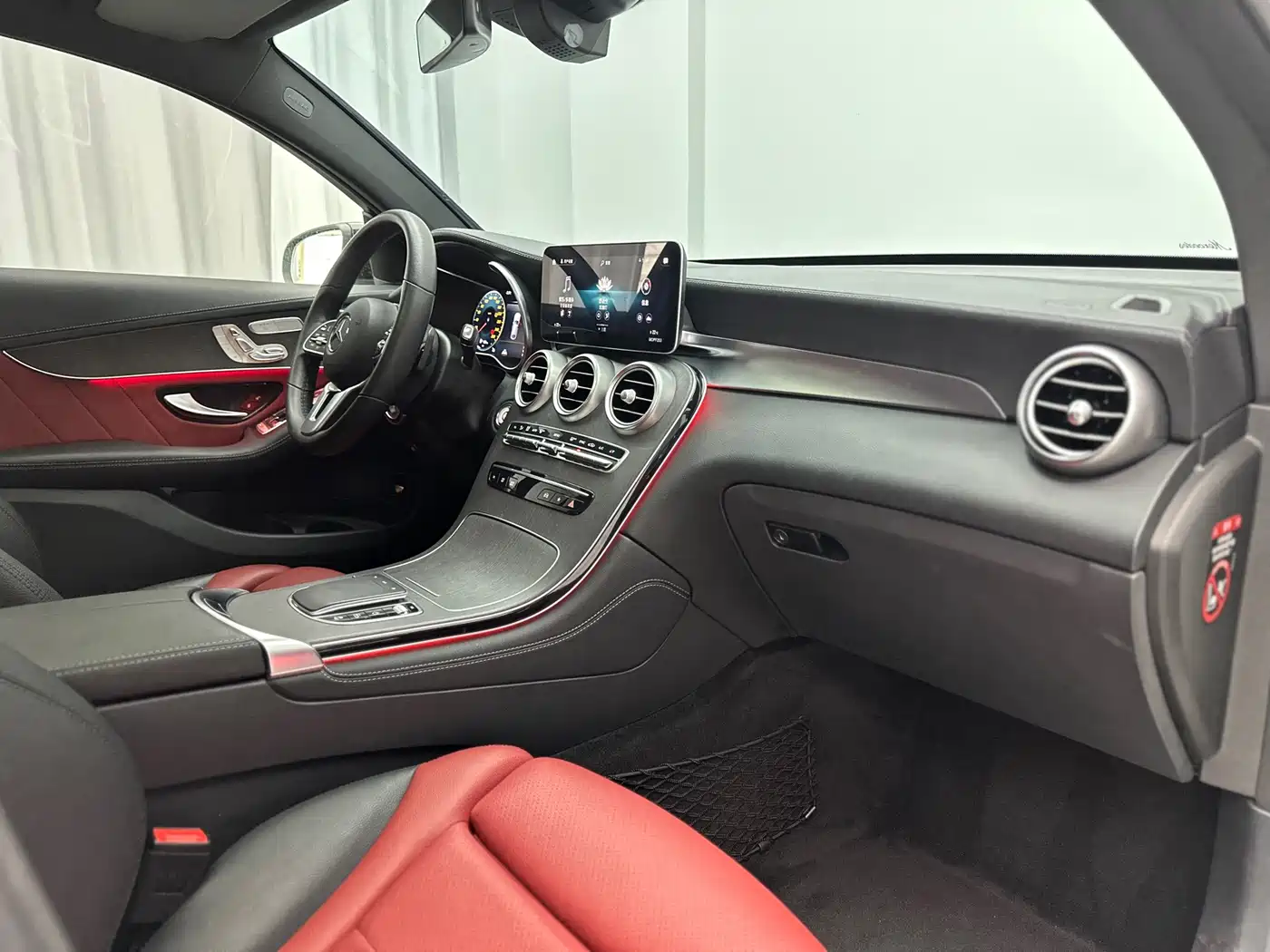Mercedes-Benz GLC Coupe 2020 GLC 300 4MATIC Coupe SUV фото 39