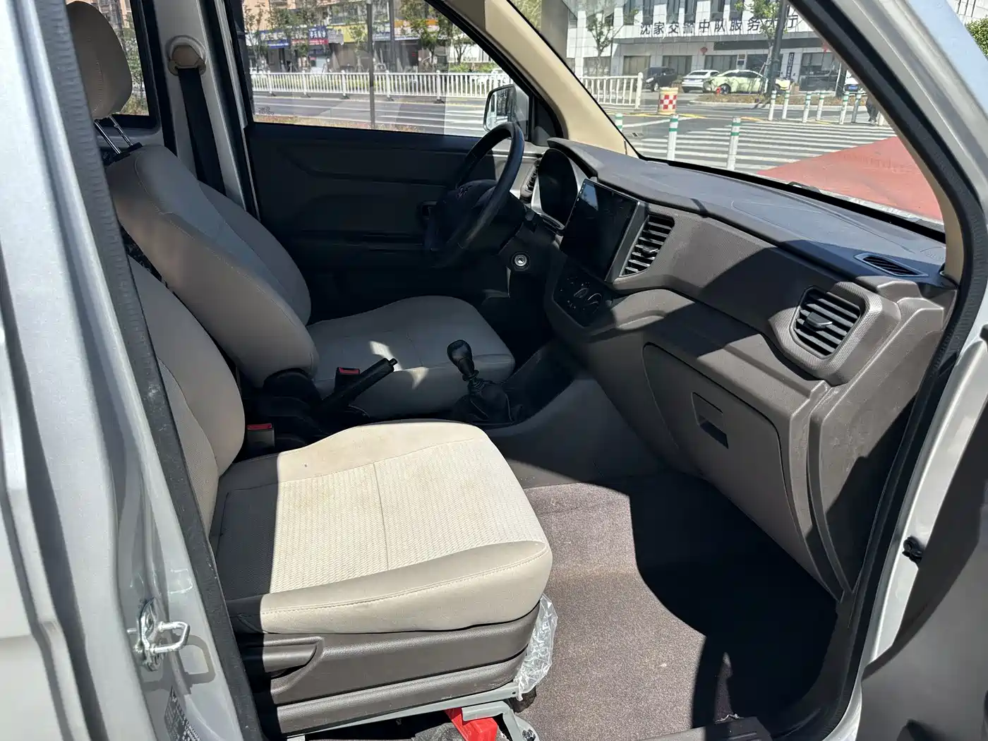 Wuling Motors Wuling Hongguang V 2022 2022 1.5L Power Take Edition Electric Power Steering LAR