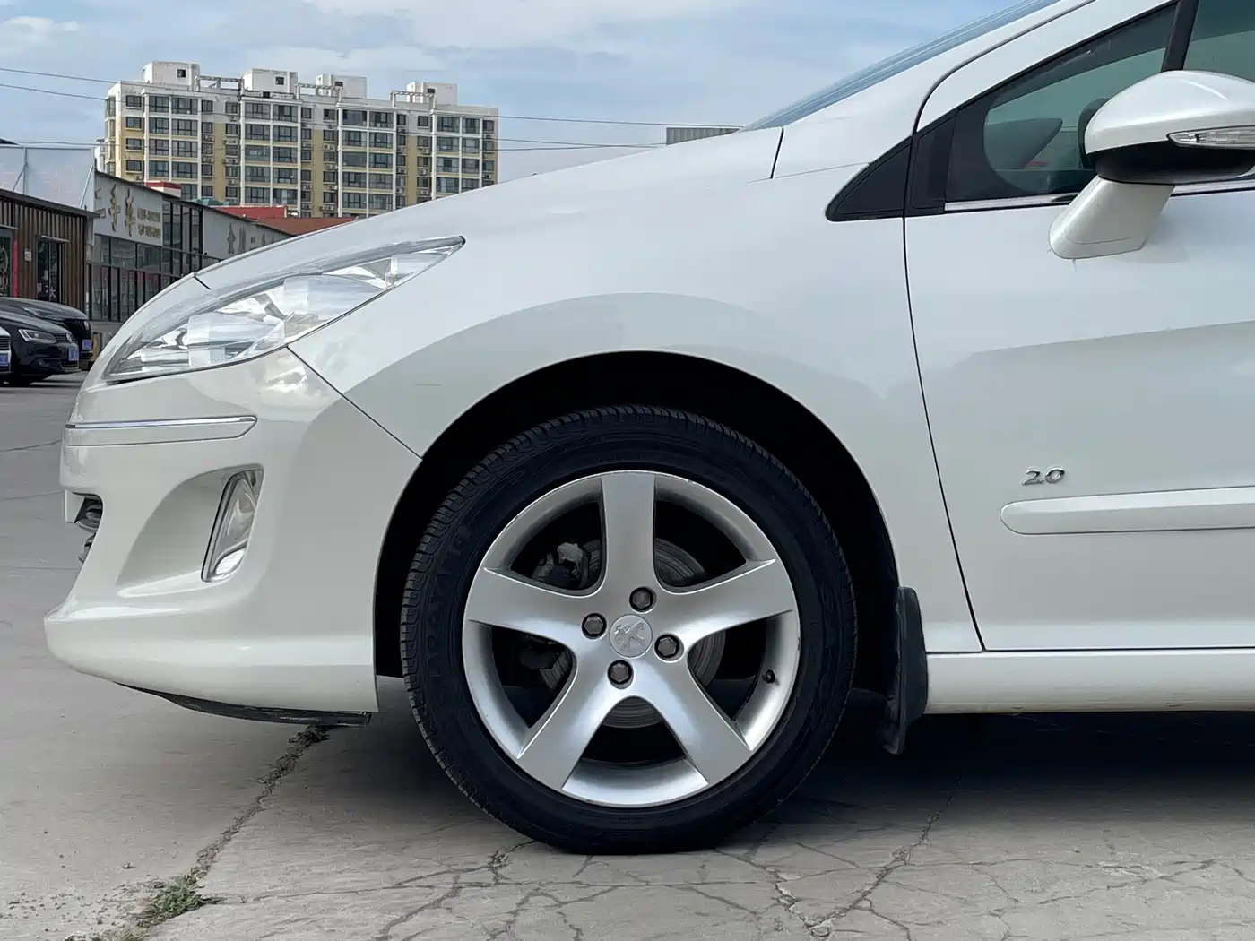 Peugeot 408 2013 2.0L Automatic Comfort Edition фото 9