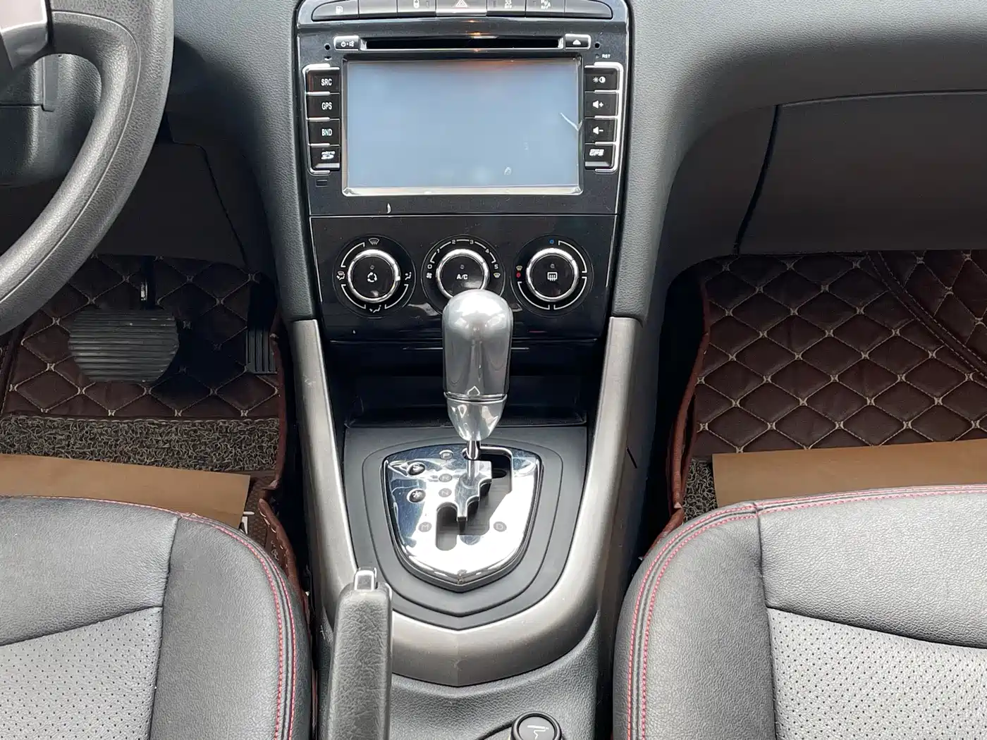 Peugeot 408 2013 2.0L Automatic Comfort Edition фото 18