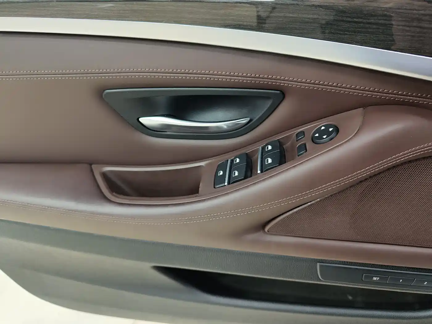 BMW 5 Series 2014 525Li Luxury Design Package фото 16
