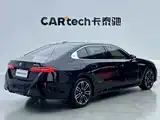 Photo 4 - BMW 5 Series