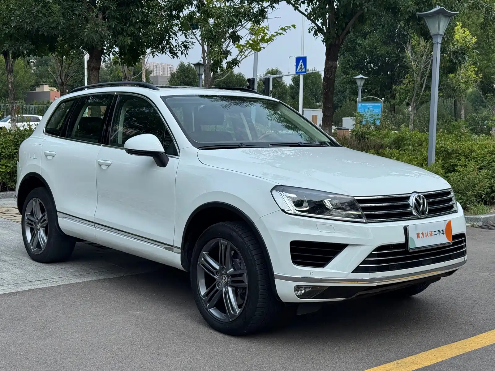 Photo 3 - Volkswagen Touareg