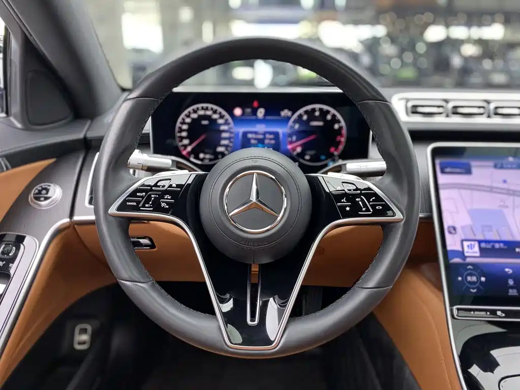 Фото 16 - Mercedes-Benz S-Class