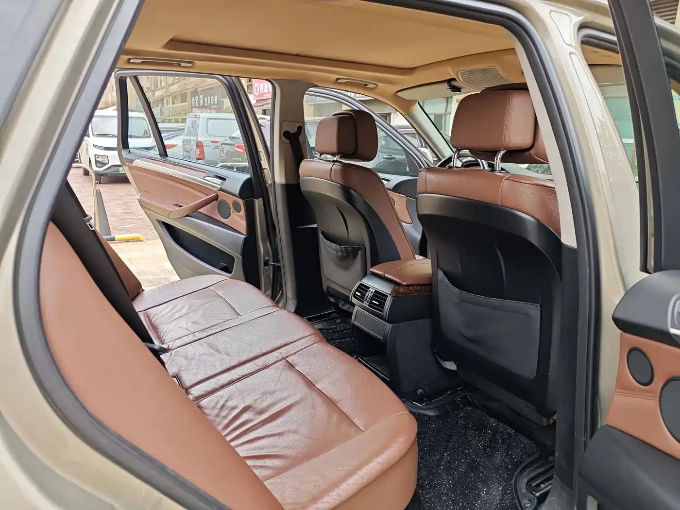 BMW X5 (Import) 2011 xDrive35i Leading Edition фото 12