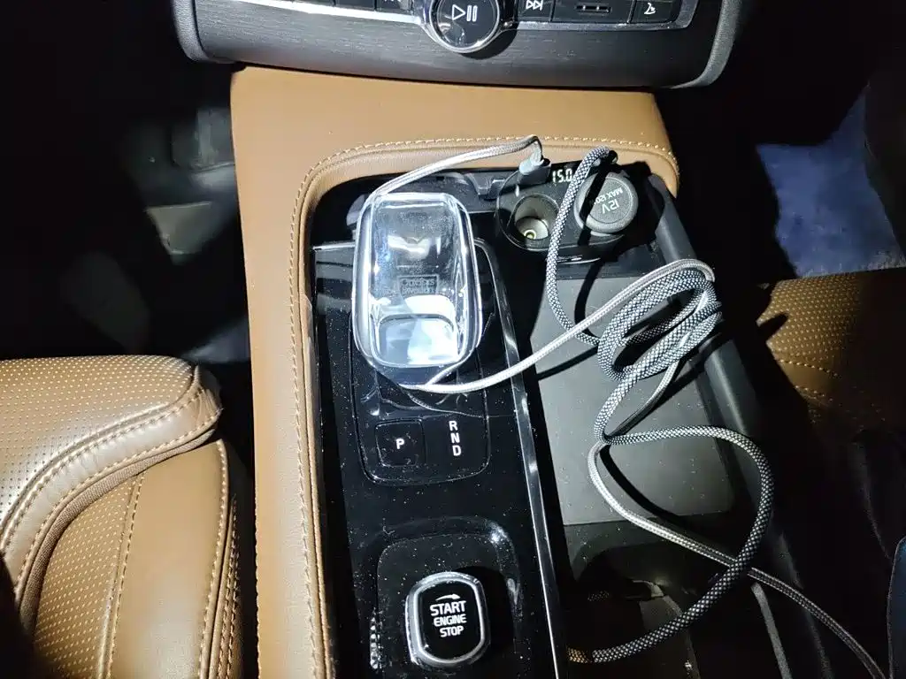 Volvo XC90 2023 2024 B6 Premium Luxury 7-Seater