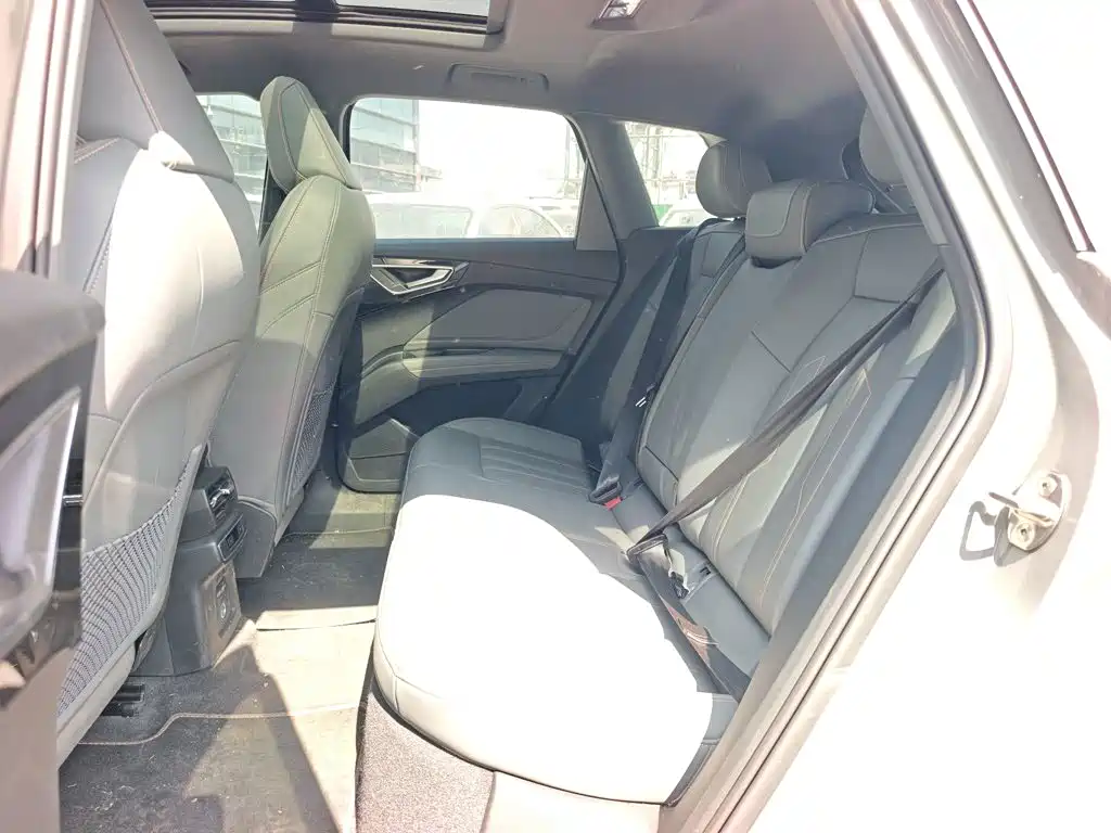 Audi Q4 e-tron 2024 2024 40 e-tron Pioneer Edition