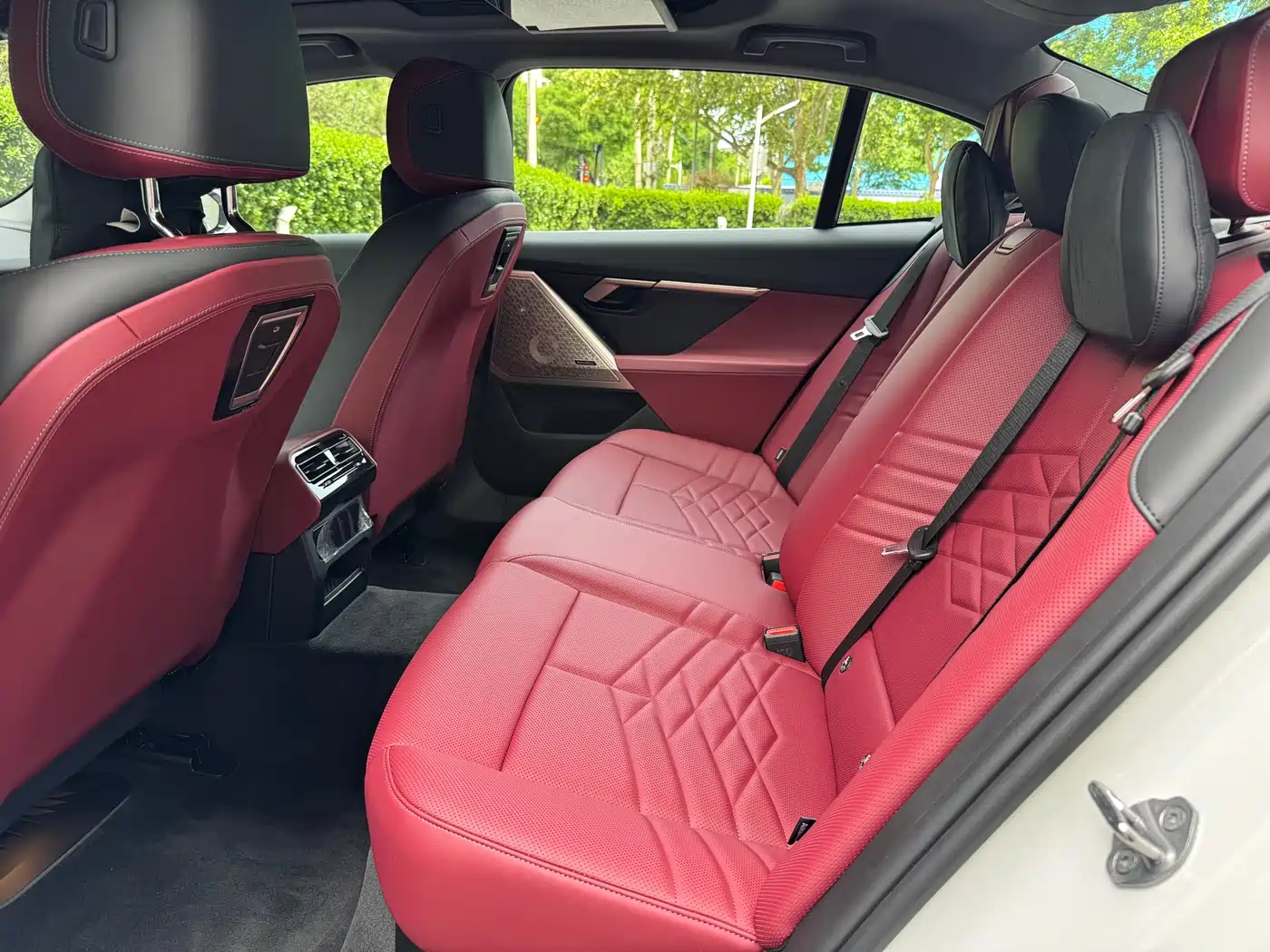 BMW 5 Series 2025 530Li Premium M Sport Package фото 18