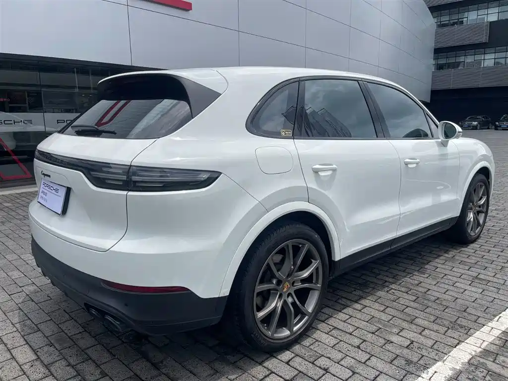 PORSCHE CAYENNE