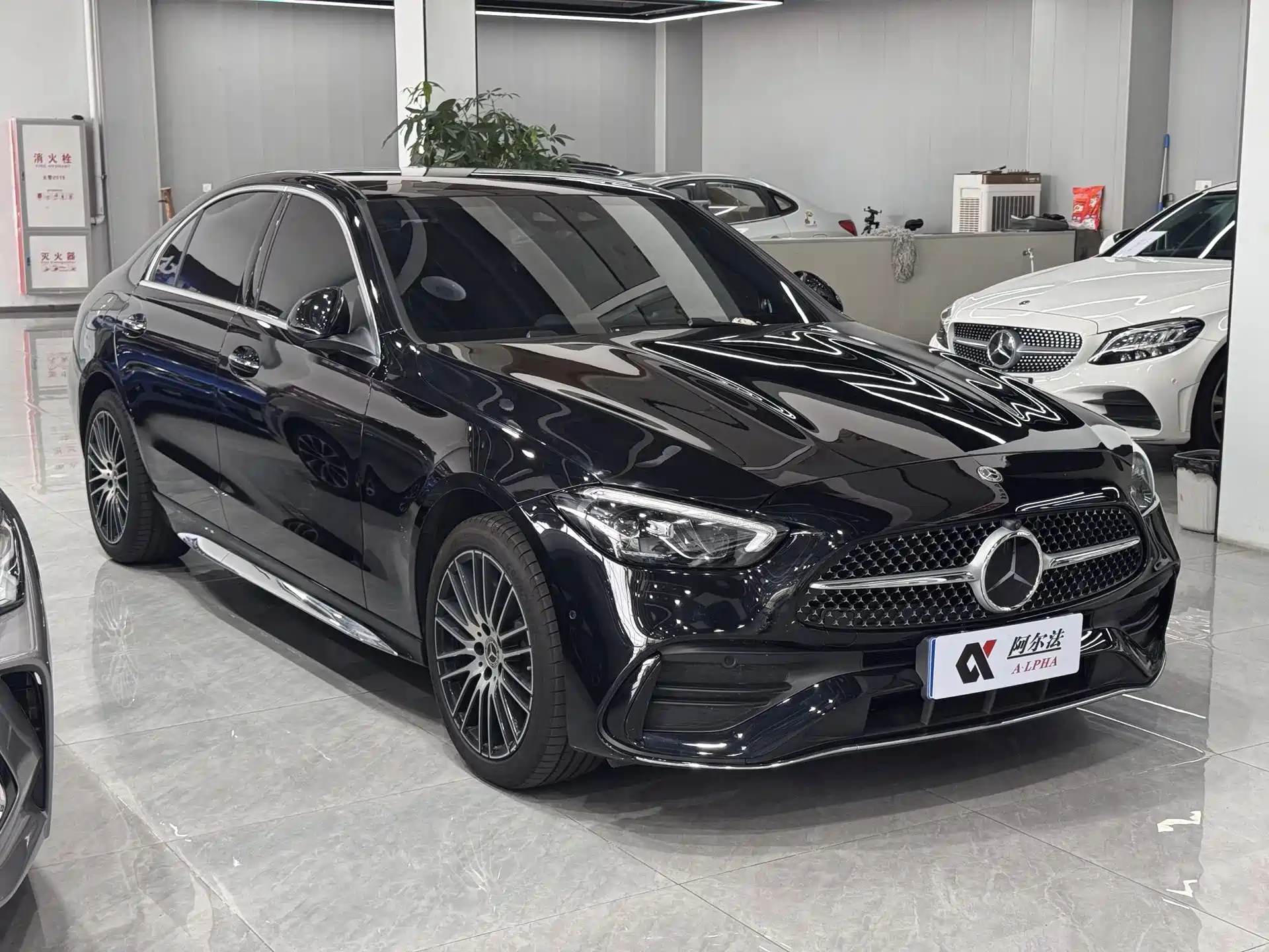 Photo 3 - Mercedes-Benz C-Class
