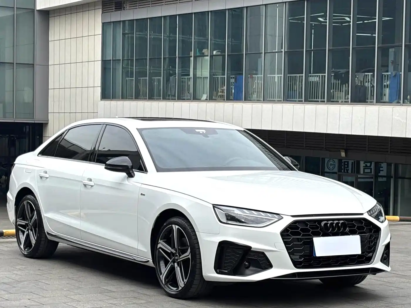 Audi A4L 2024 40 TFSI Luxury Dynamic фото 3