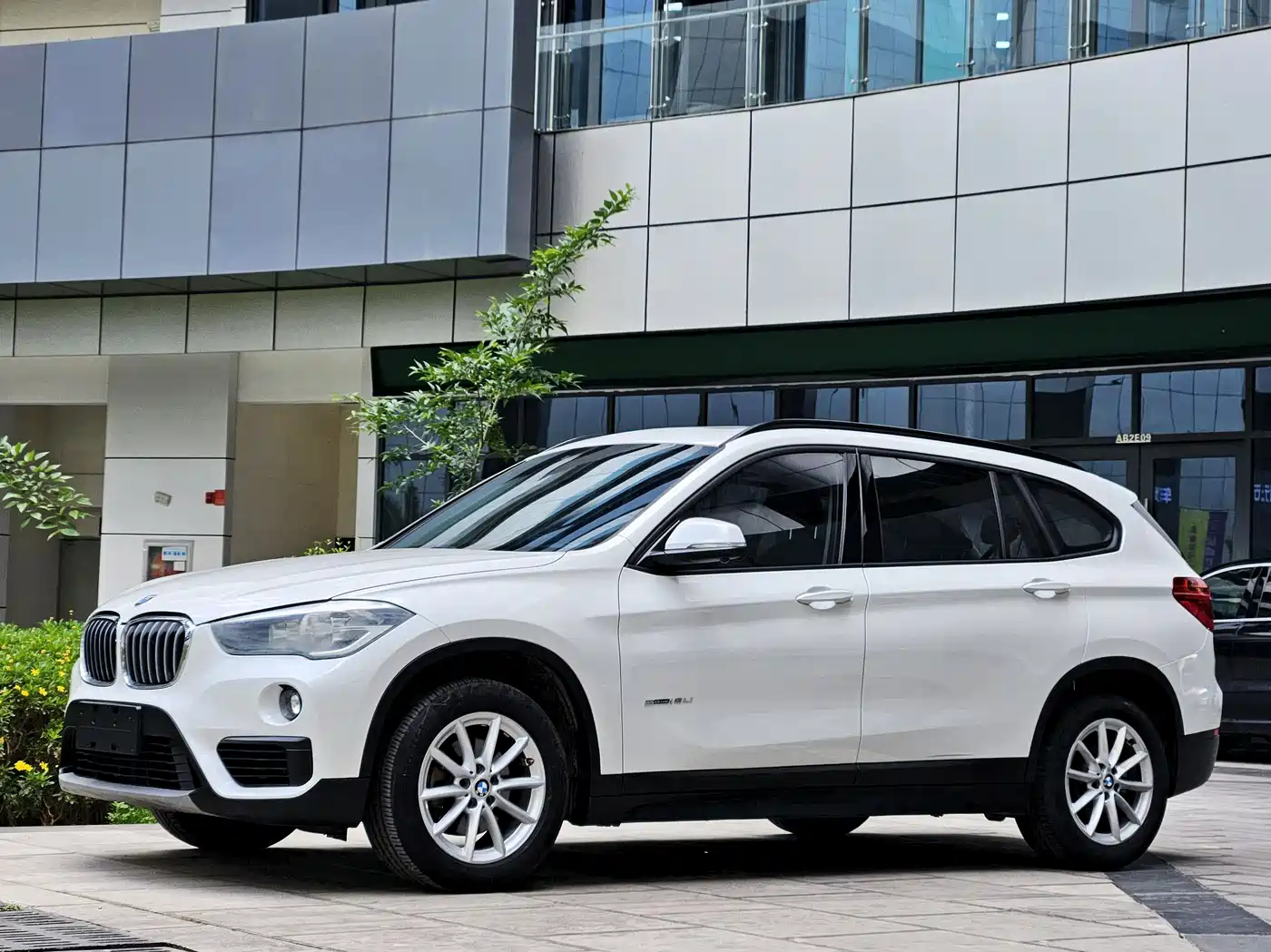 BMW X1 2016 sDrive18Li Fashion Model