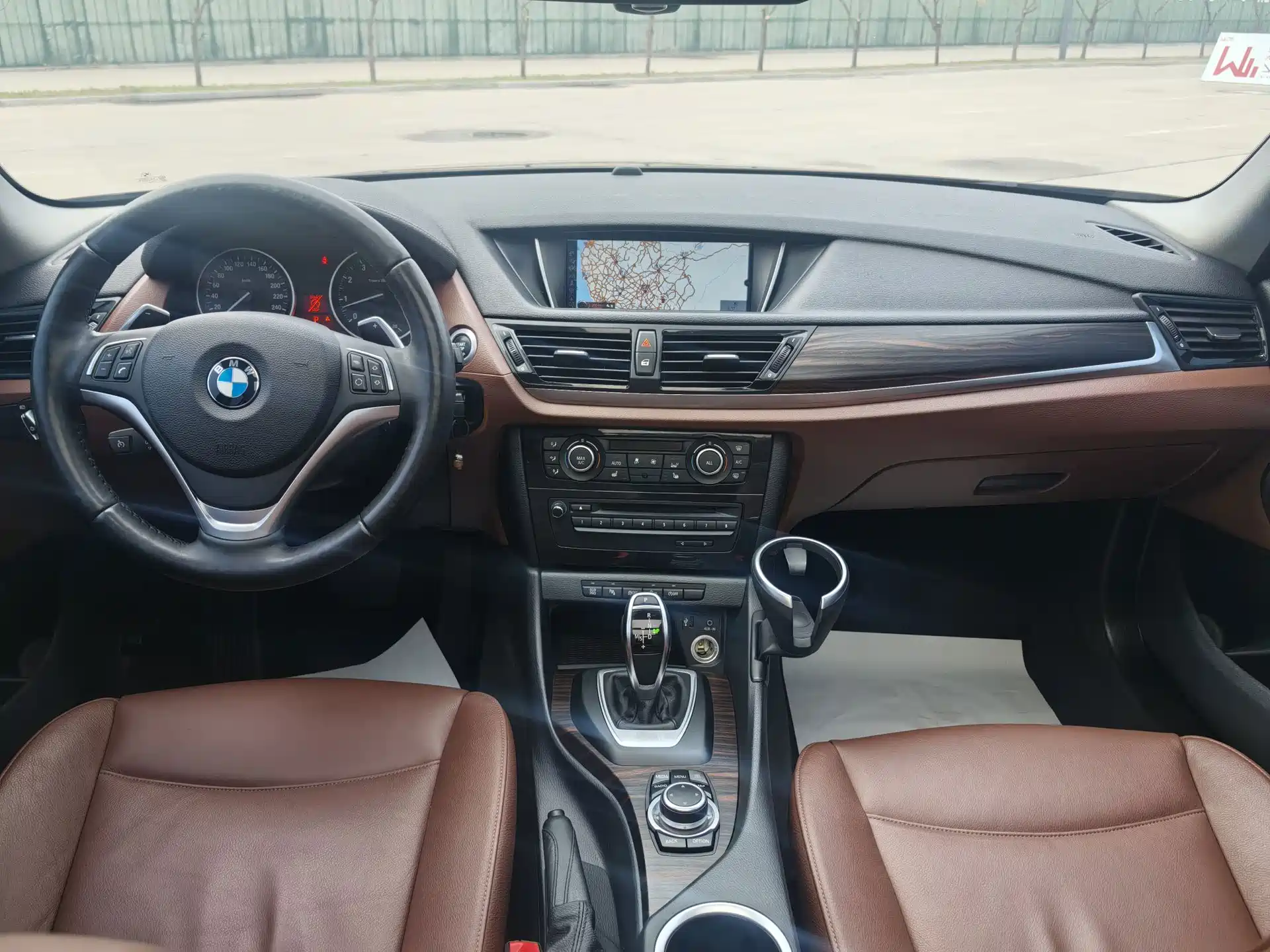 Фото 8 - BMW X1