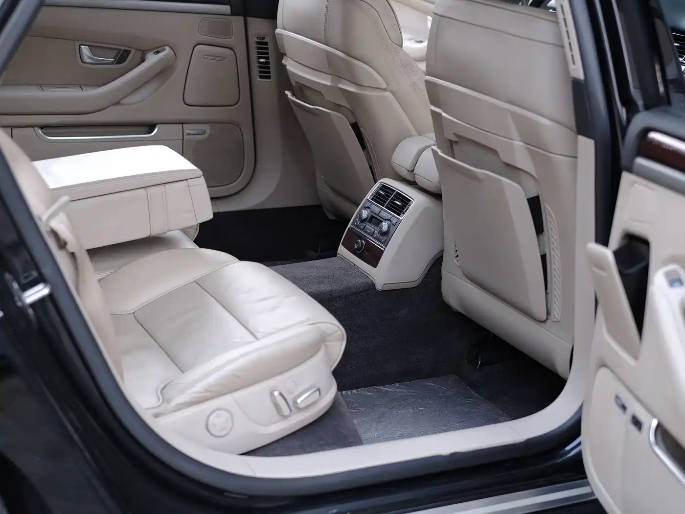 Audi A8 2008 A8L 3.2 FSI Luxury фото 43