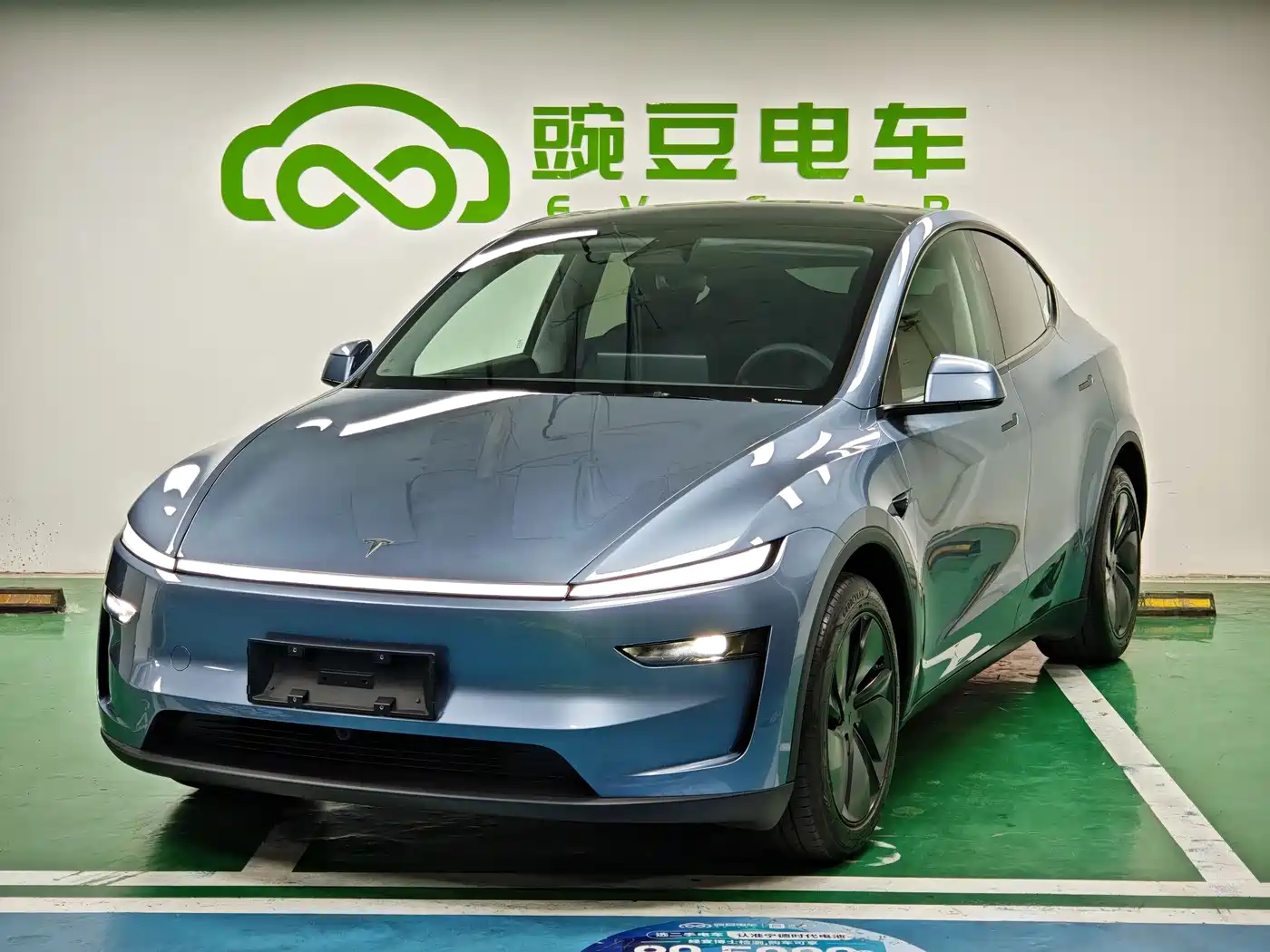 Tesla Model Y 2025 Rear-Wheel Drive