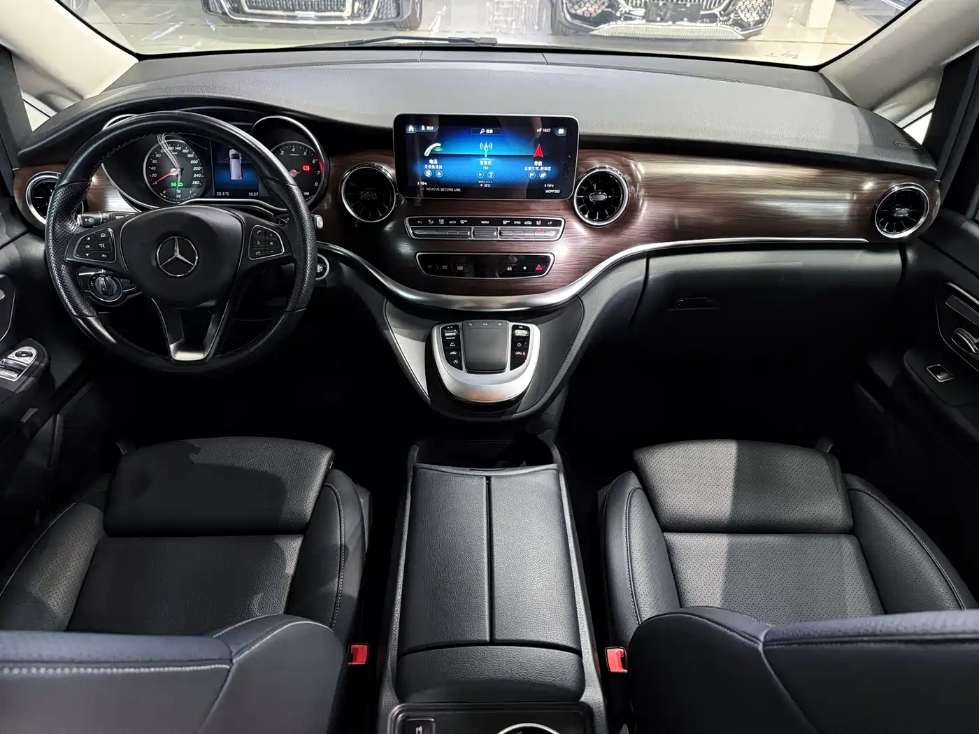 Mercedes-Benz V-Class 2022 V 260 Pilot Edition фото 3