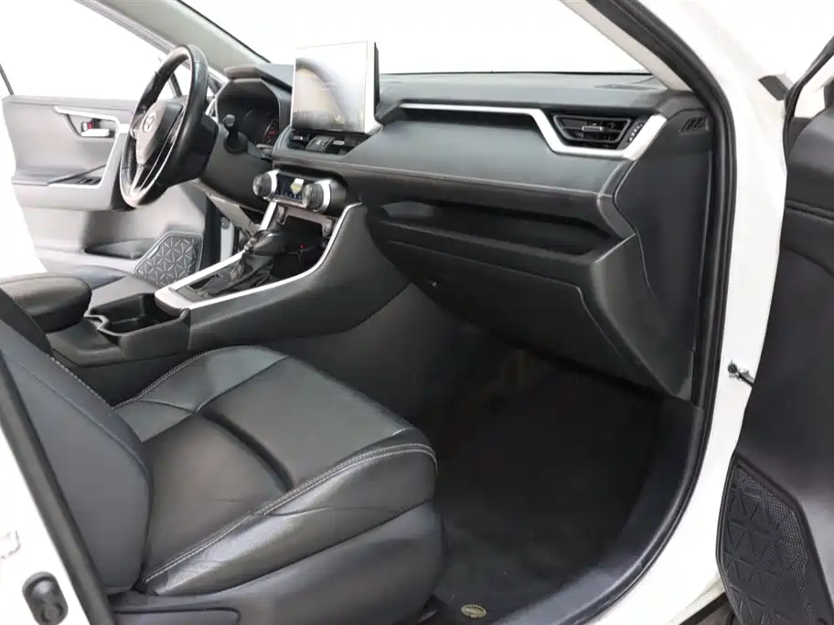 Toyota Wildlander 2022 2.0L CVT FWD Luxury Edition фото 7