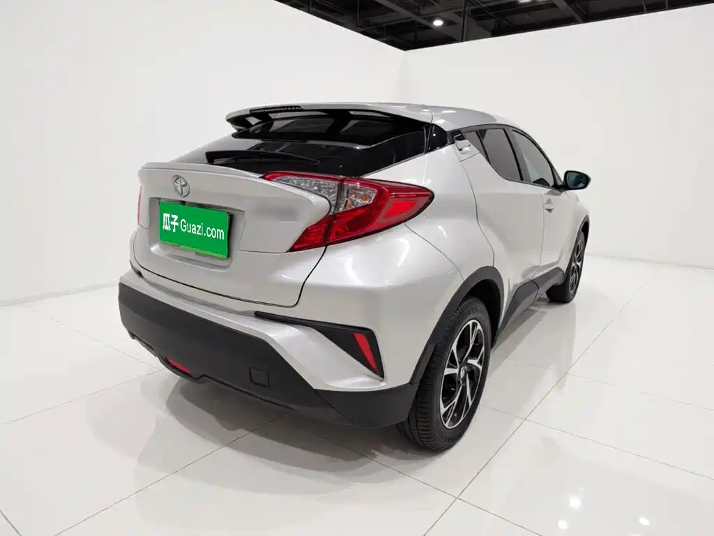 Toyota C-HR 2021 2020 Model 2.0L Leading