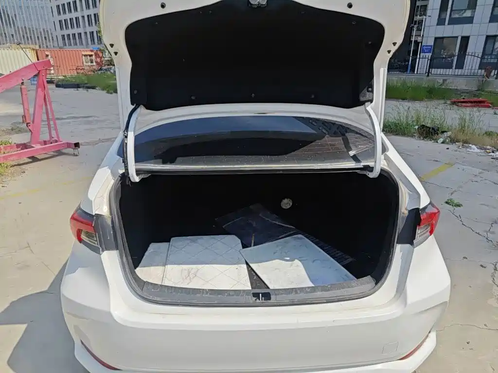 Photo 10 - Toyota Corolla