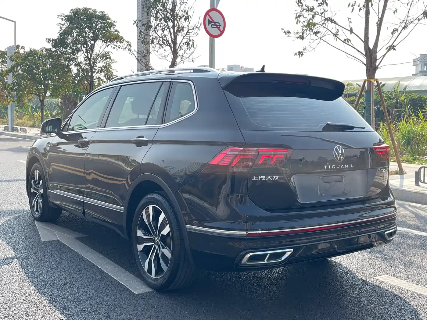 Volkswagen Tiguan L 2022 330TSI Auto 2WD R-Line Premium Edition фото 8