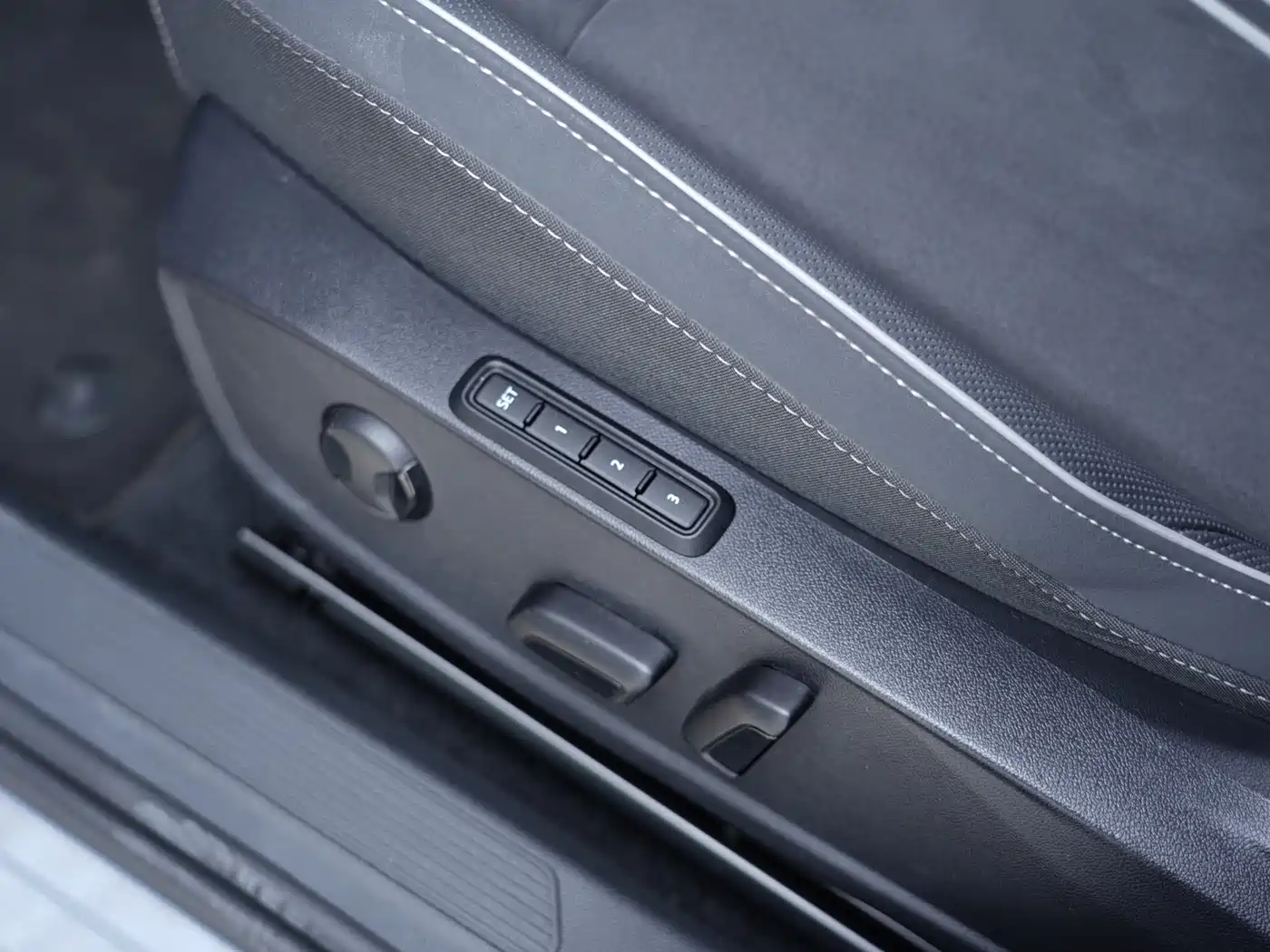 Volkswagen Golf 2021 280TSI DSG R-Line фото 16