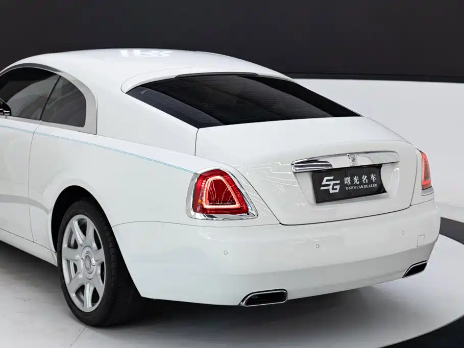 Фото 19 - Rolls-Royce Wraith
