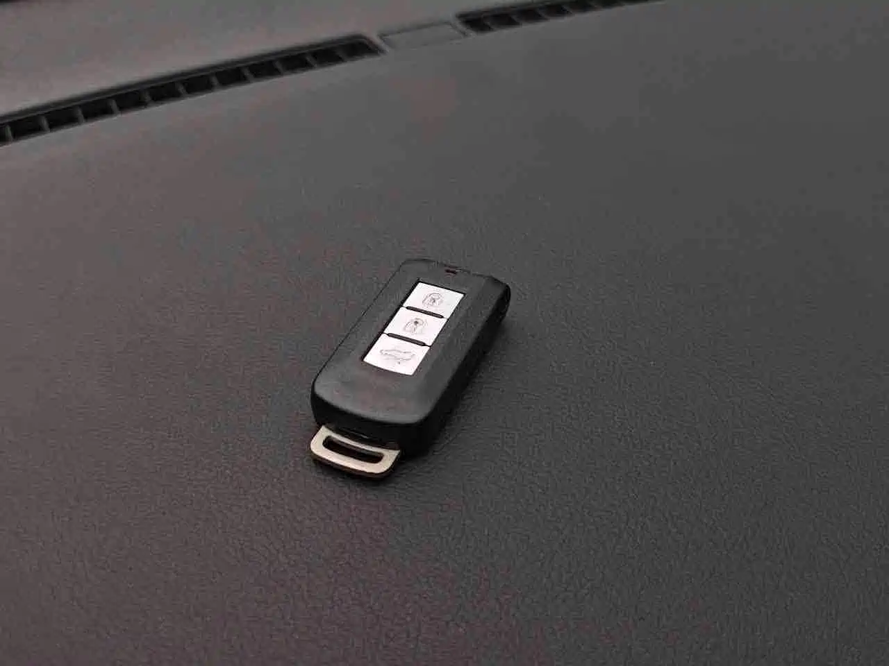 Mitsubishi Outlander (Import) 2015 2014 2.4L 4WD Luxury Value Edition 7-seater