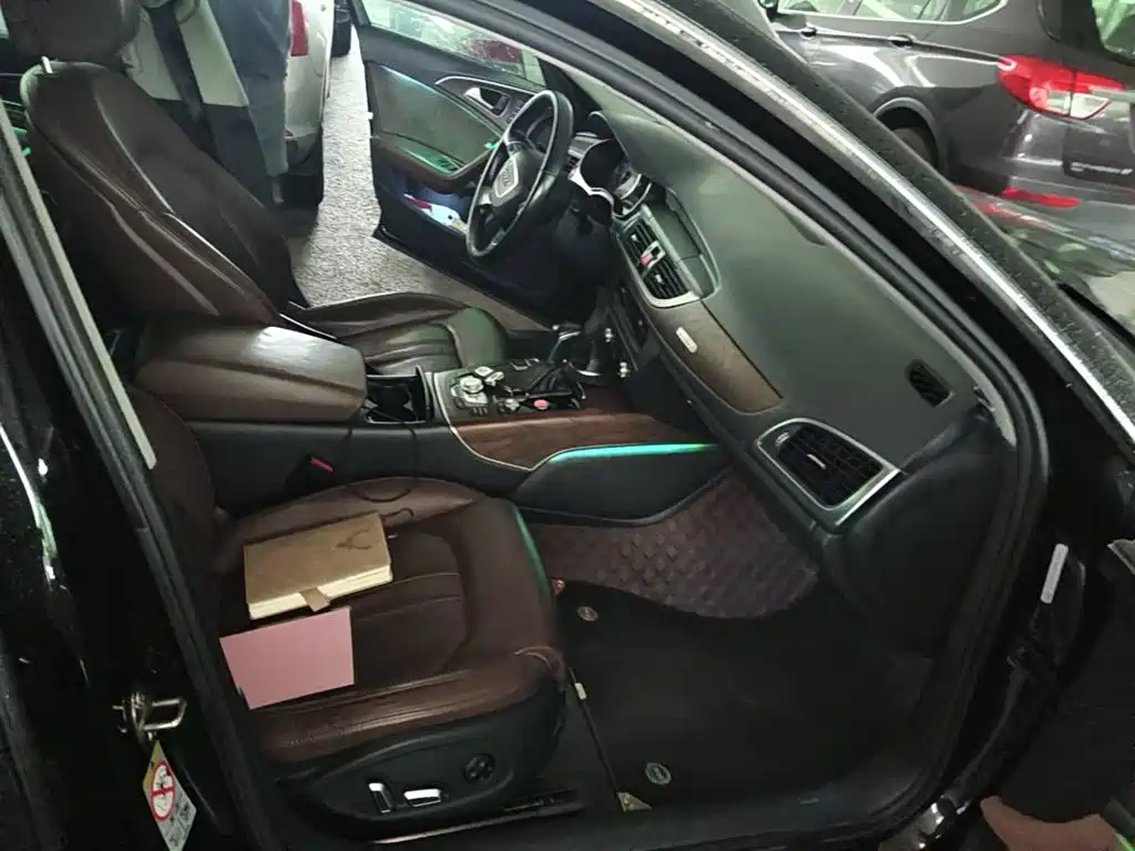 Photo 11 - Audi A6L