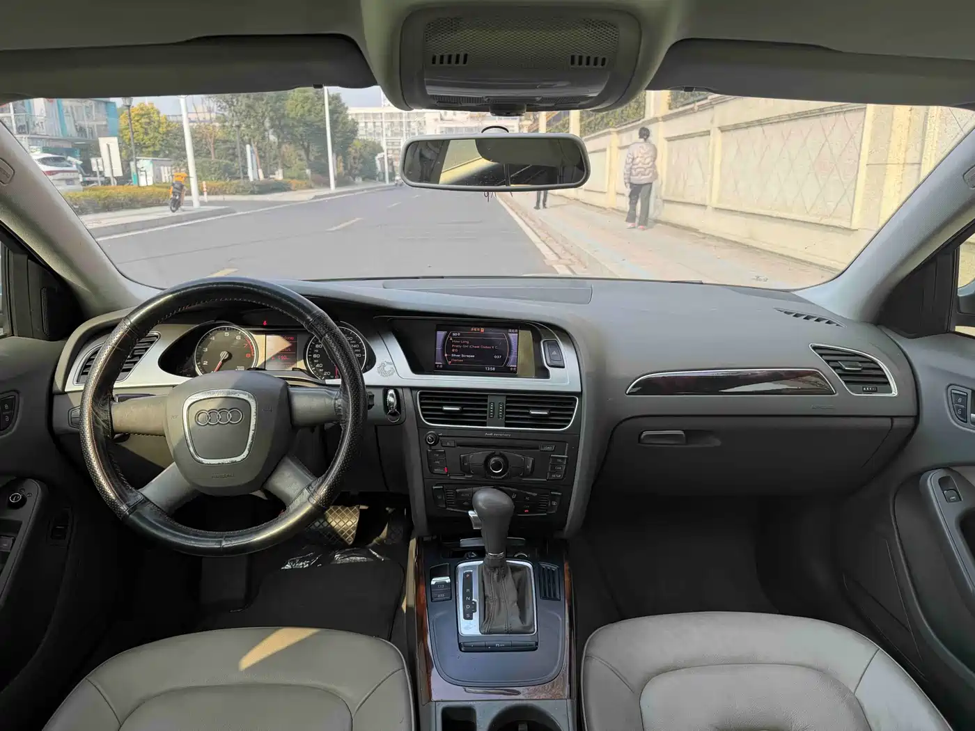 Audi A4L 2010 2010 2.0 TFSI Technology
