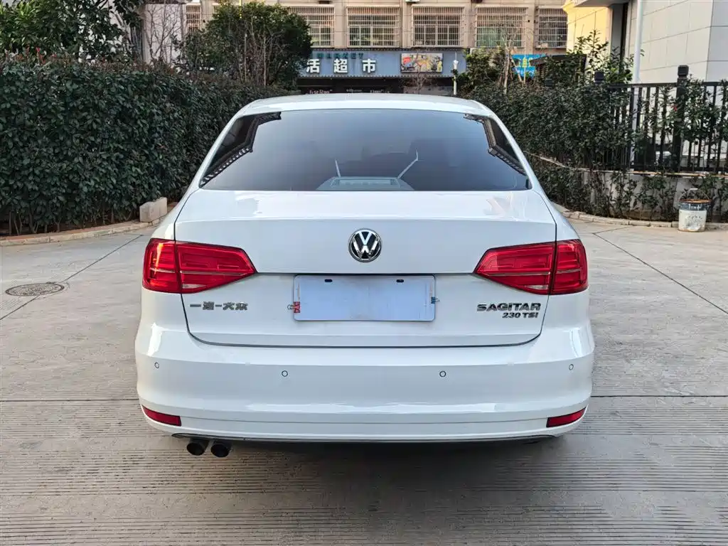 Volkswagen Sagitar 2017 230TSI Automatic Comfort фото 8