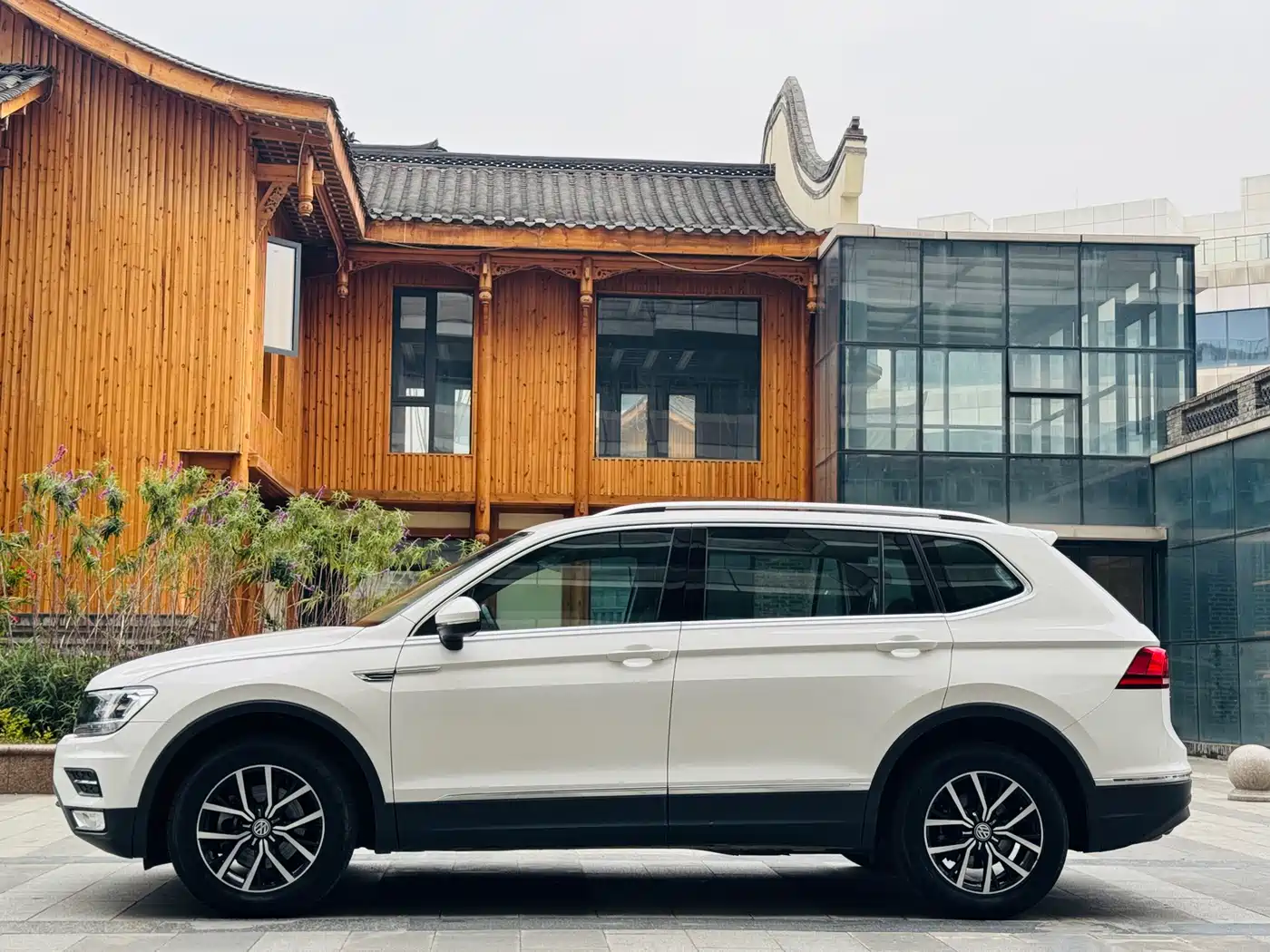 Volkswagen Tiguan L 2017 330TSI Automatic 2WD Luxury Edition фото 4