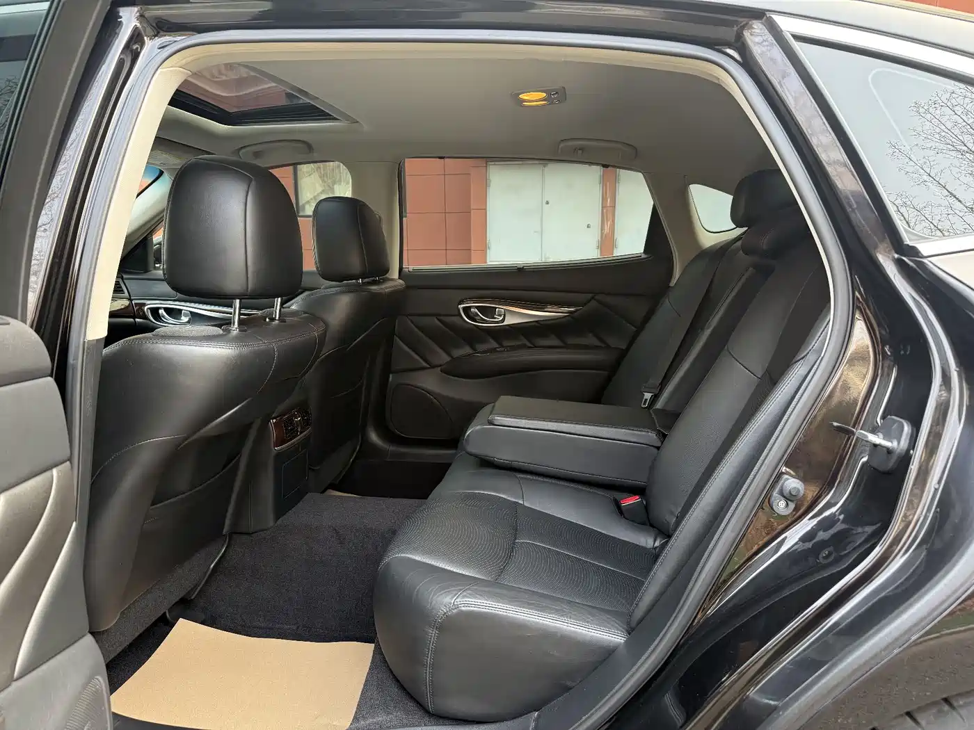 Infiniti Q70 2015 Q70L 3.5L Hybrid Premium фото 13