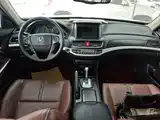 Photo 10 - Honda Crosstour