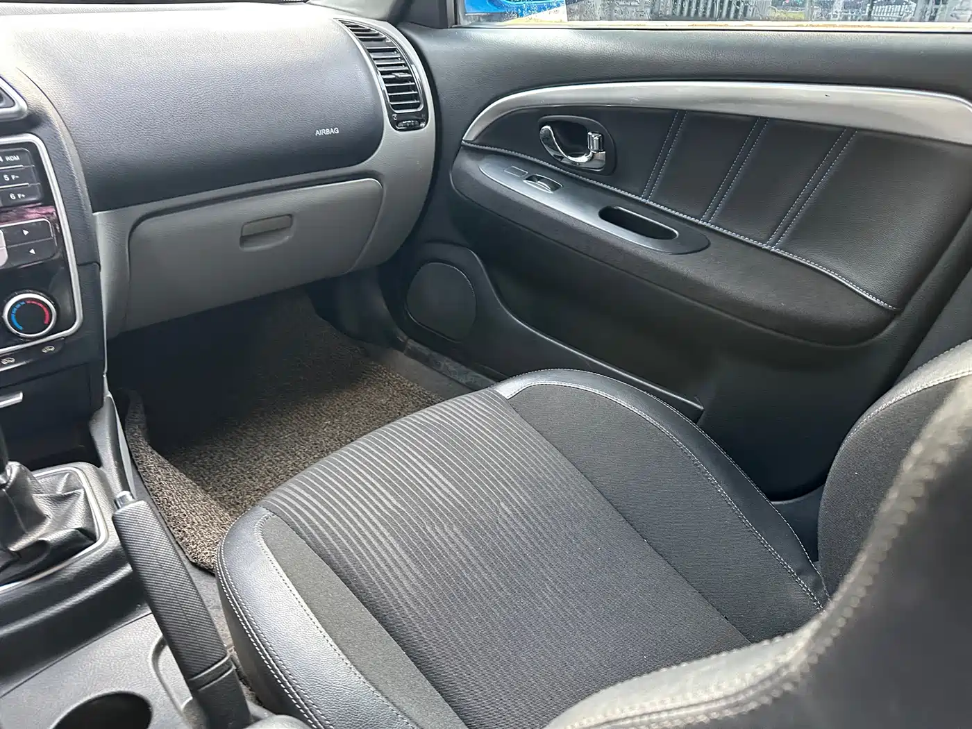 Soueast V3 Lingyue 2015 2015 1.5L Manual Elegance Edition