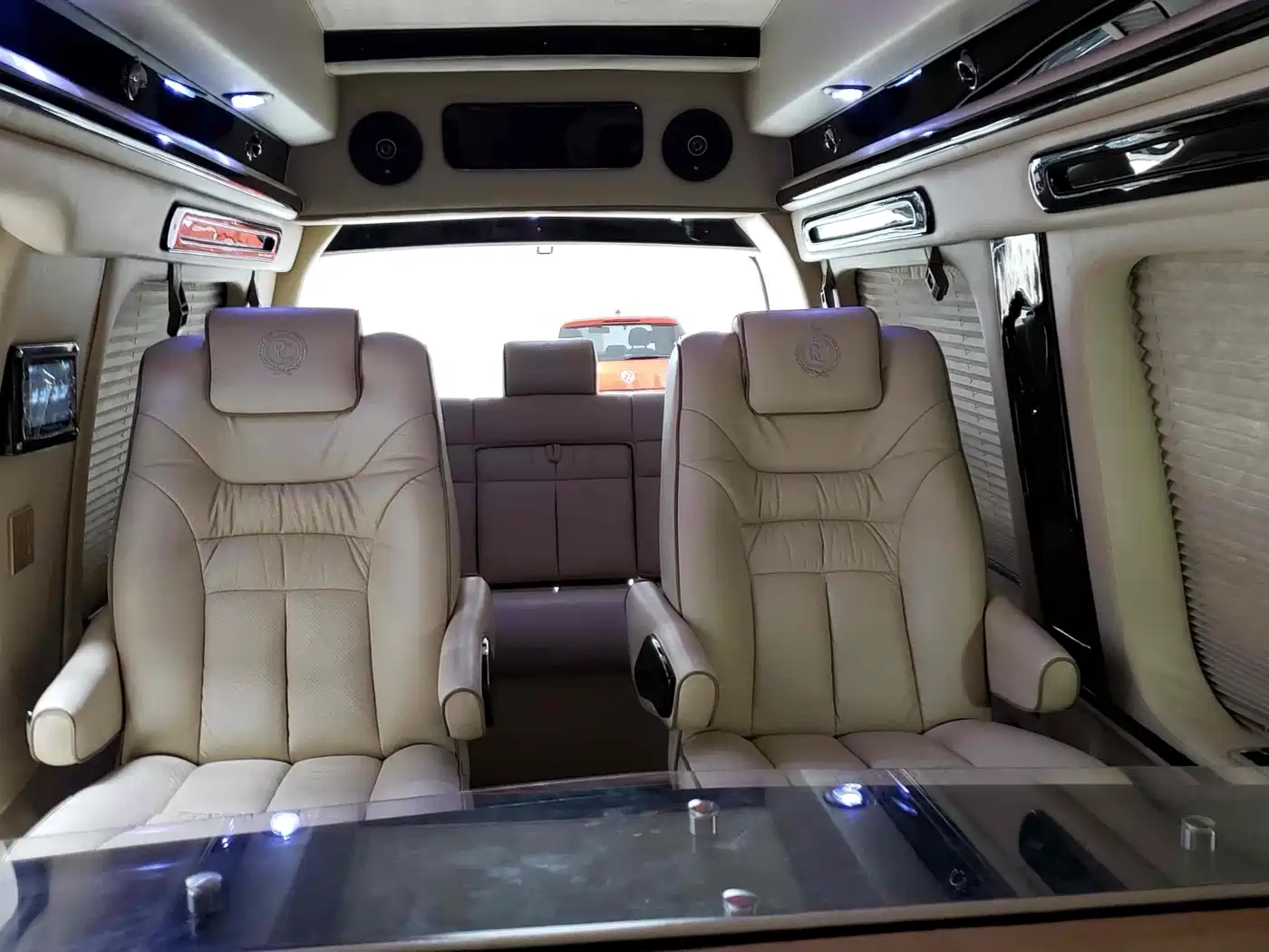 GMC Savana 2017 2014 6.0L Long Wheelbase Leader Edition