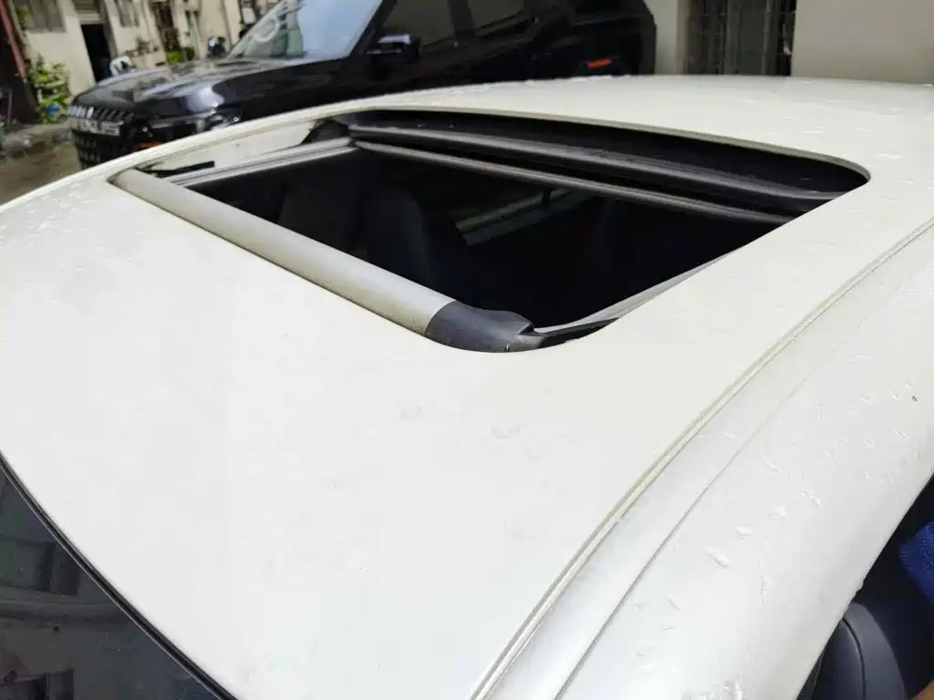 Photo 6 - Lexus ES