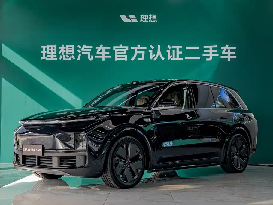 Li Auto L8 2025