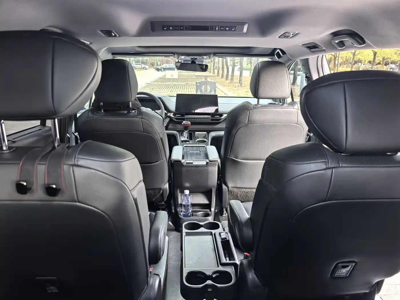 Toyota Sienna 2024 2.5L Hybrid Premium Edition фото 8