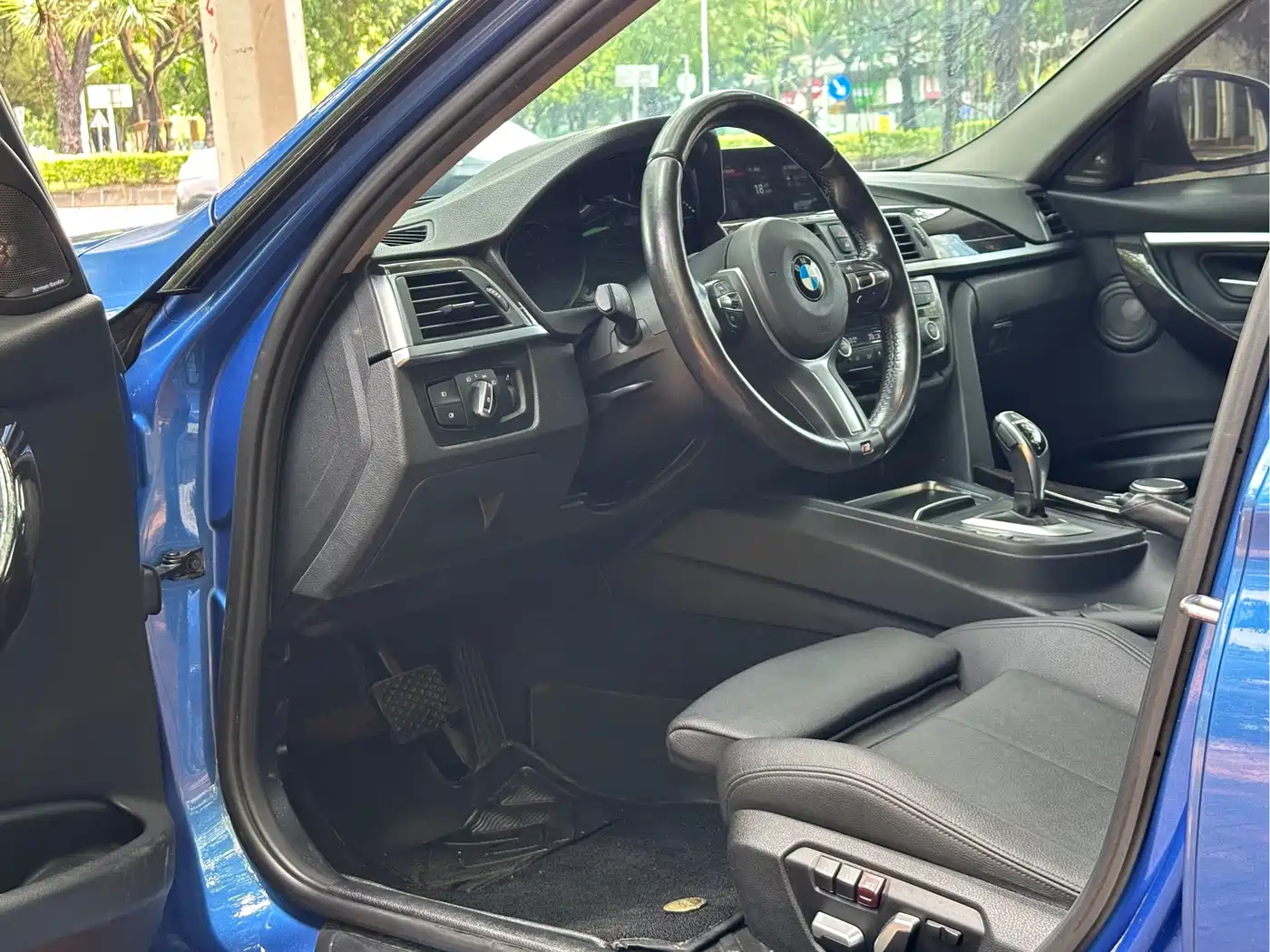 BMW 3 Series 2018 320Li M Sport Black Night Edition фото 5