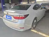 Фото 3 - Lexus ES