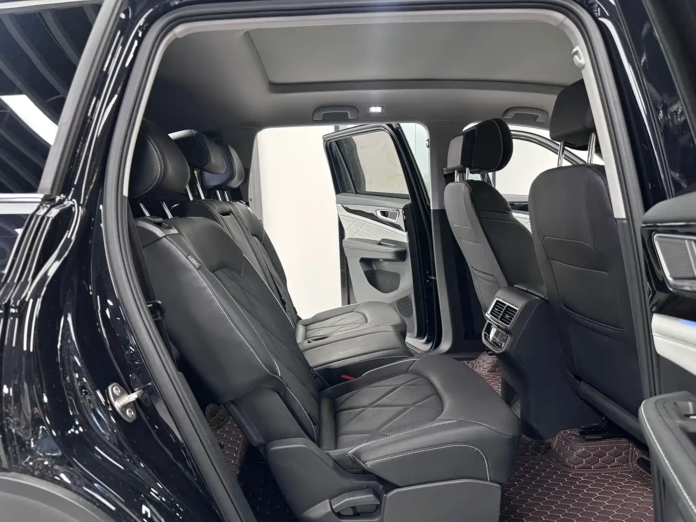 Volkswagen Teramont 2024 380TSI 4WD Prestige Luxury Edition фото 10