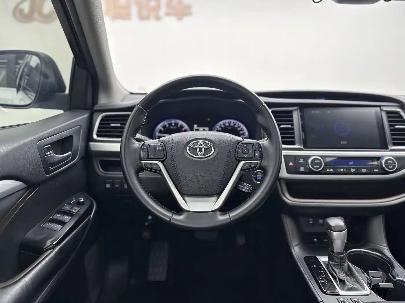 Toyota Highlander 2018 2.0T 2WD Luxury 7-seater (China V) фото 6