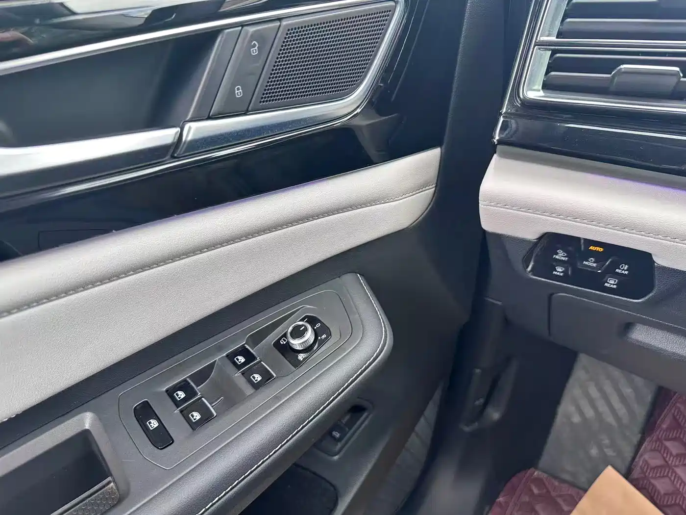 Volkswagen Teramont 2022 Teramont X 380TSI 4MOTION Premium Luxury фото 16