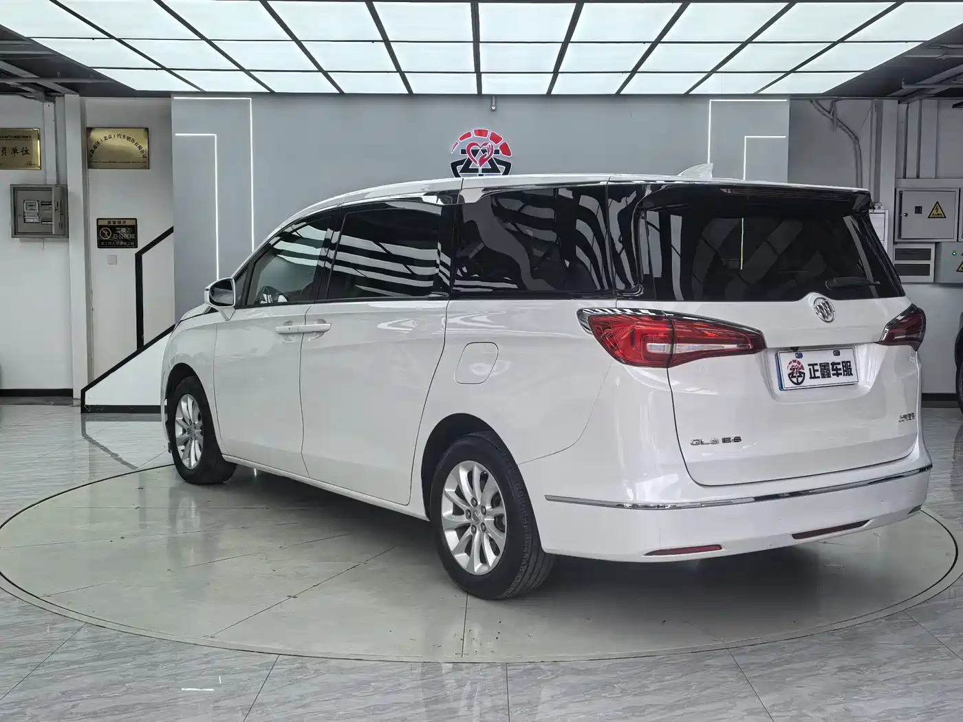 Buick GL8 2017 ES 28T Premium China V фото 15